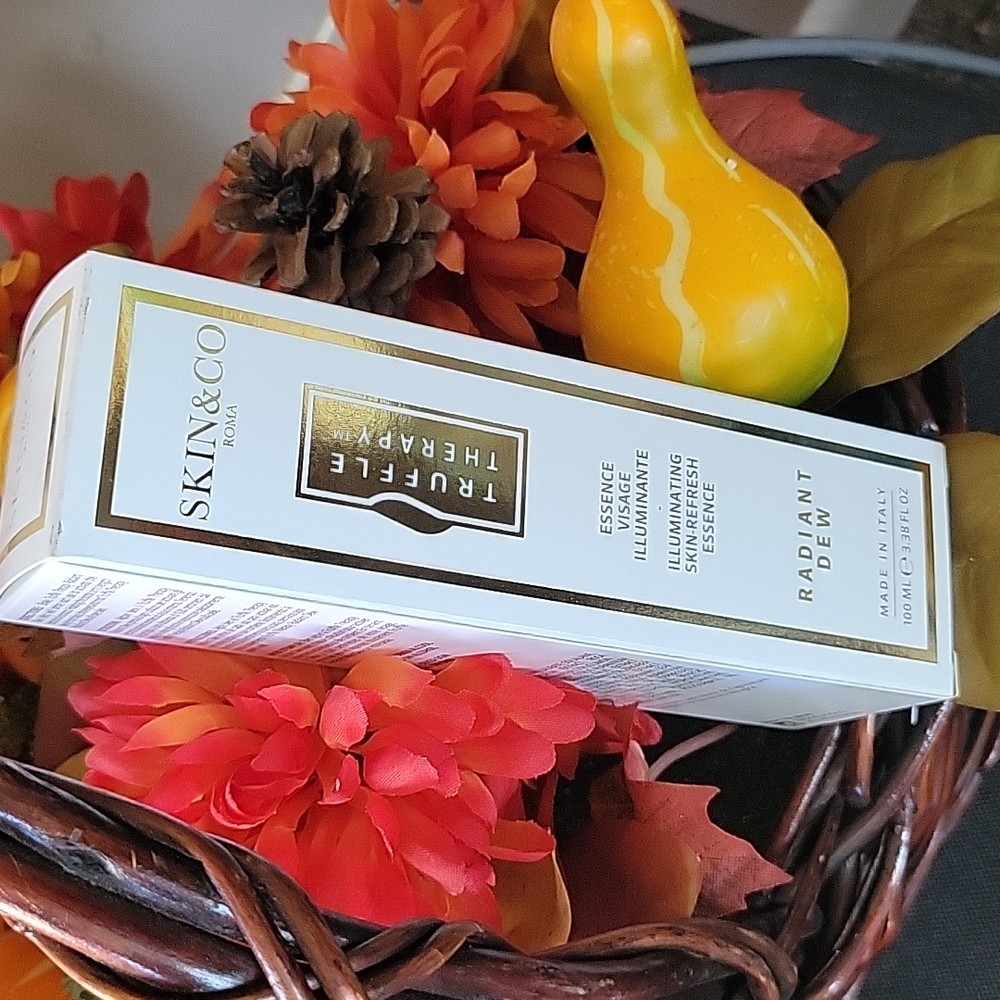 ⭐️ Skin & Co truffle therapy Radiant dew